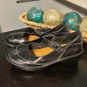 Naot Black Leather Mary Jane Comfort Flats Size 8